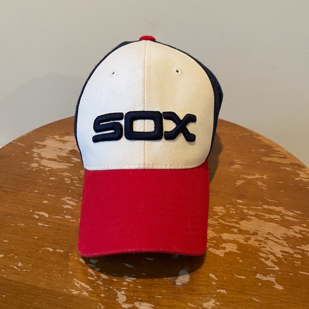 Vintage Chicago White Sox fitted hat. Sz 7 1/4